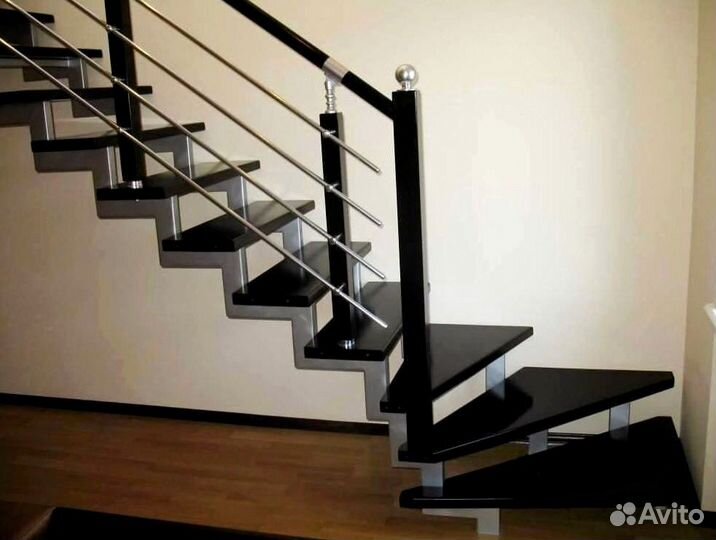 Лестница на металлокаркасе под ключ