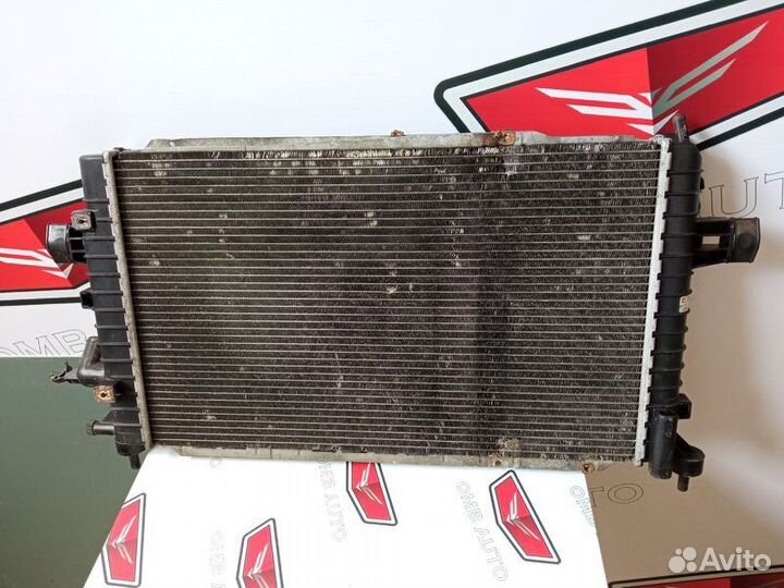 Радиатор основной Опель Зафира Б МКПП 1,9 Дизель