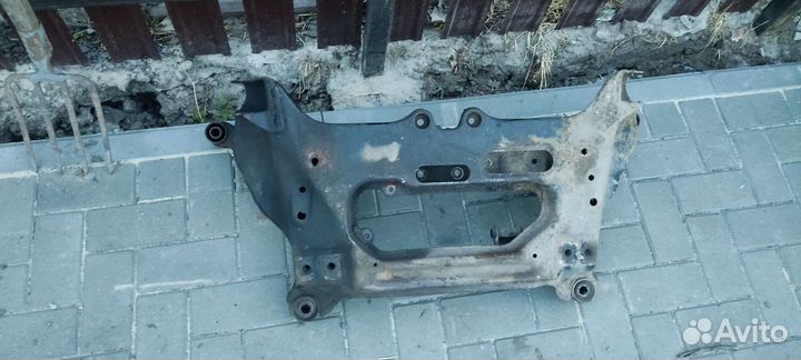 Подрамник Nissan Xtrail t30