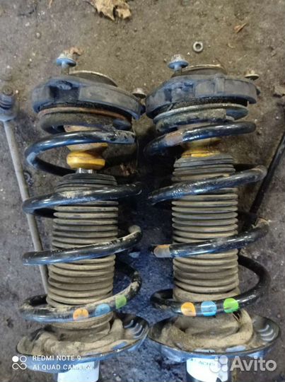 Передние стойки Пассат Б6 04-10г