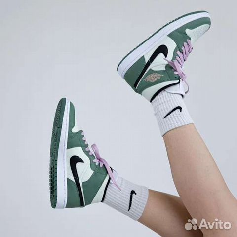 Nike Wmns Air Jordan 1 Mid SE 'Dutch Green' Люкс