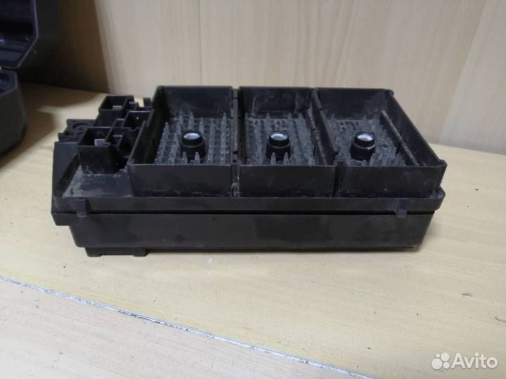 Блок предохранителей Daewoo Nubira J100