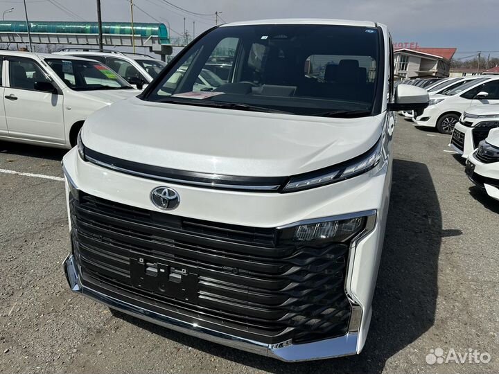 Toyota Voxy 2.0 CVT, 2022, 11 000 км