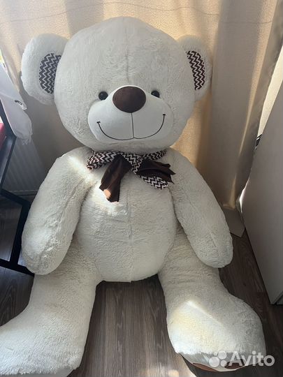 Большой мягкий медведь