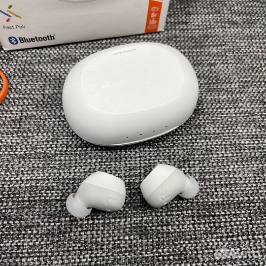 Беспроводные наушники JBL free II TWS белые б/у