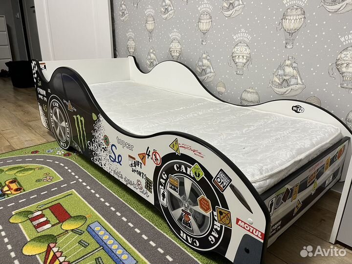 Кровать машинка