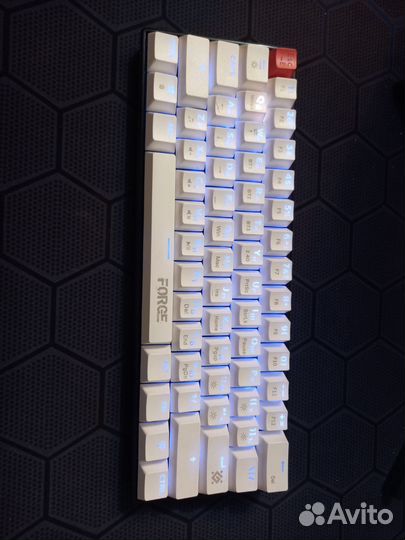 Механическая клавиатура белая 60%