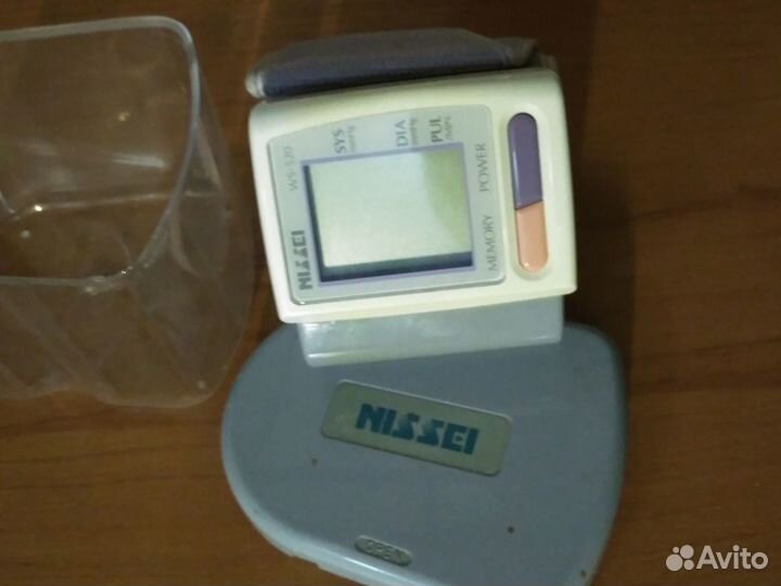 Тонометр автоматический на запястье