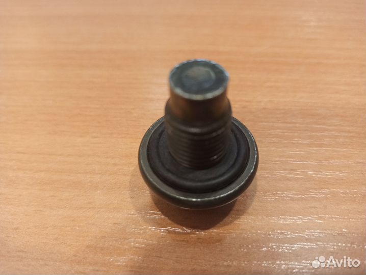 Пробка поддона сливная с прокладкой Ford