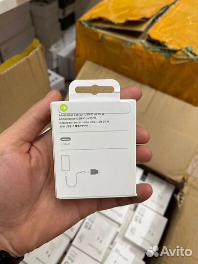 Блок зарядки на iPhone
