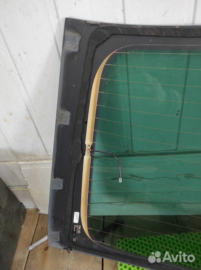 Volkswagen Touareg NF FL стекло крышки багажника