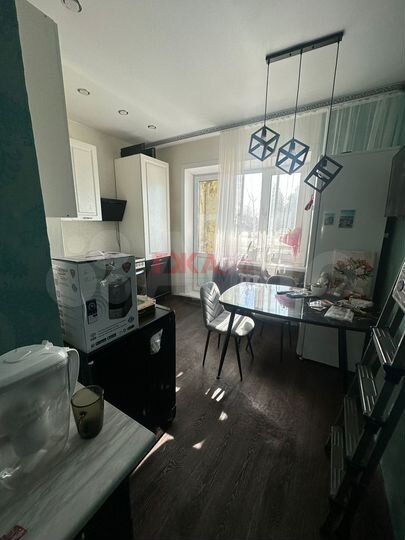 4-к. квартира, 98 м², 1/9 эт.