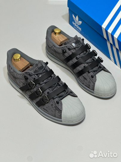 Adidas мужские кроссовки коричневый