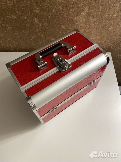 Чемодан для косметики