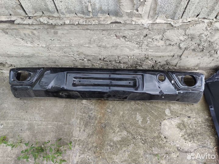 Продам бампер на ниву новый