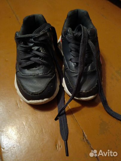 Кроссовки детские