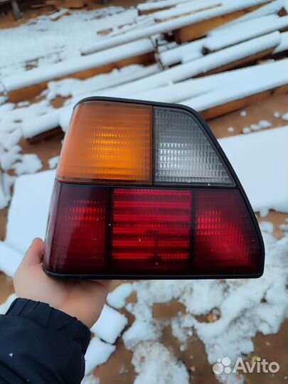 Задний фонарь на Volkswagen Golf 2