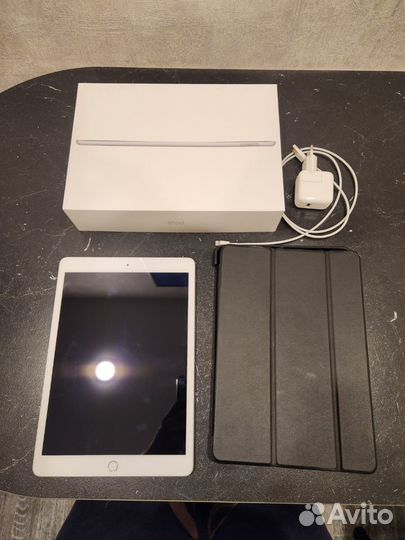 iPad 7 (Wi-Fi only) 32gb 10.2