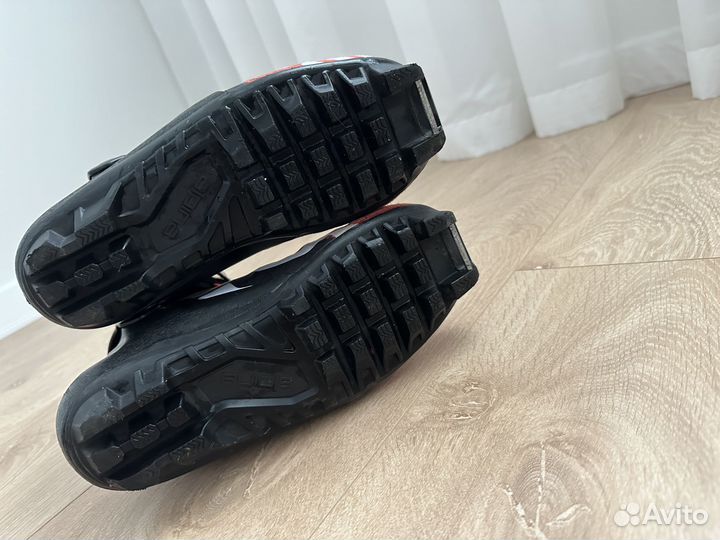 Продаются коньковые юниорские ботинки Alpina р. 39