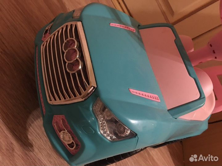 Детский автомобиль каталка