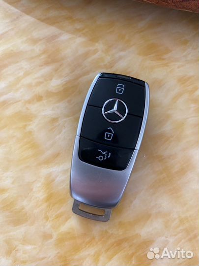 Оригинальный ключ от Mersedes e213