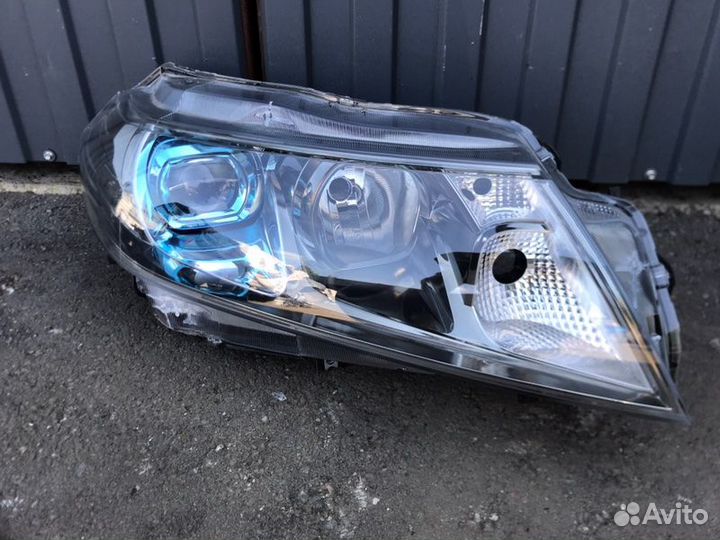 Фара светодиодная передняя правая Suzuki Vitara 2