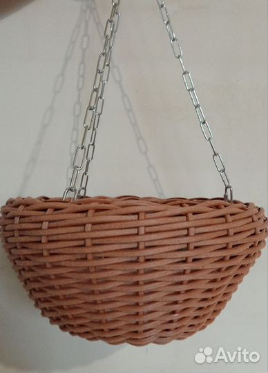 Подвесное кашпо из искусственного ротанга