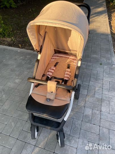 Прогулочная коляска