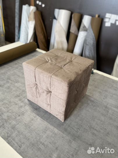 Пуфик в прихожую новый