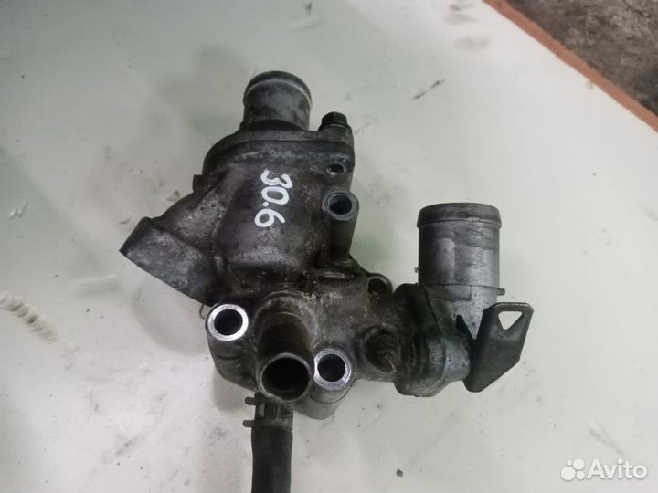 Корпус термостата Mitsubishi Grandis 2.4 4G64