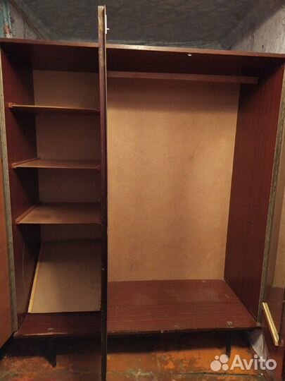 Шкаф