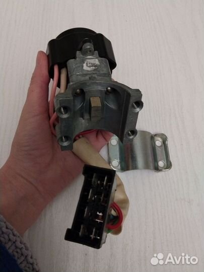 Выключатель (замок) зажигания