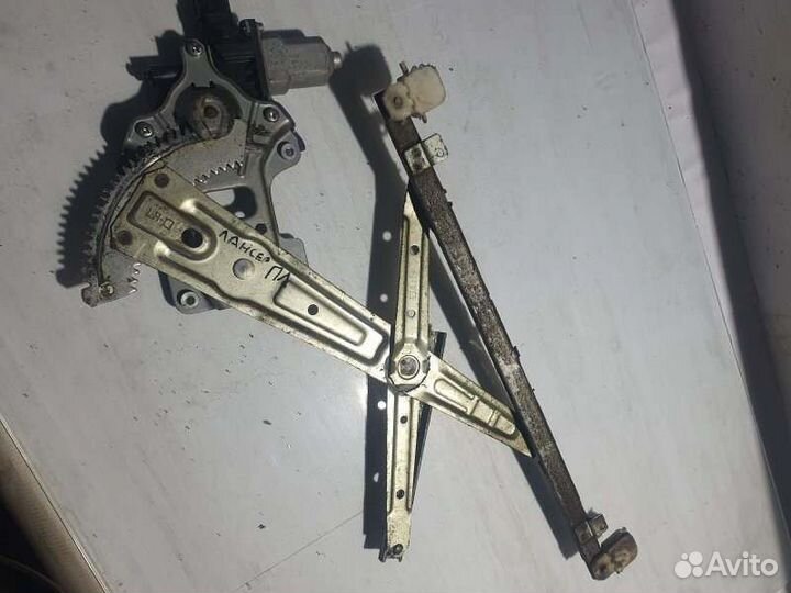 Стеклоподъемный механизм передний левый Mitsubishi