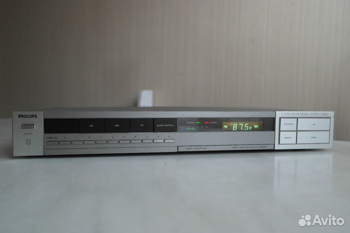 Тюнер Philips F 2235