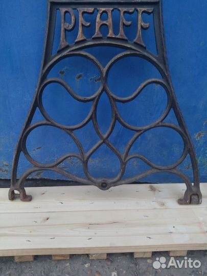 Чугунная станина от швейной машинки