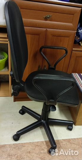 Офисное кресло в отличном состоянии