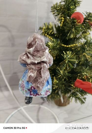 Ватная елочная игрушка девочка с блинами