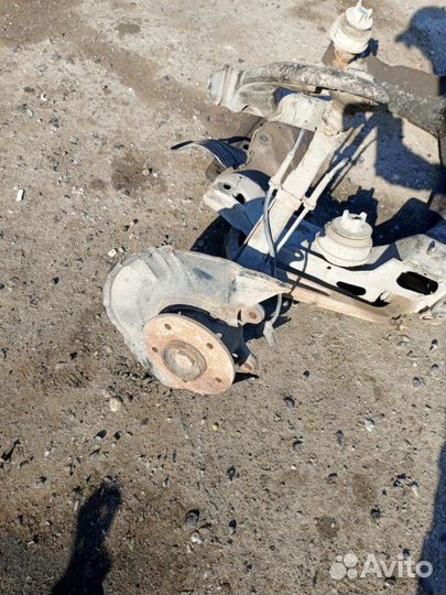 Балка подвески передняя Mercedes Benz