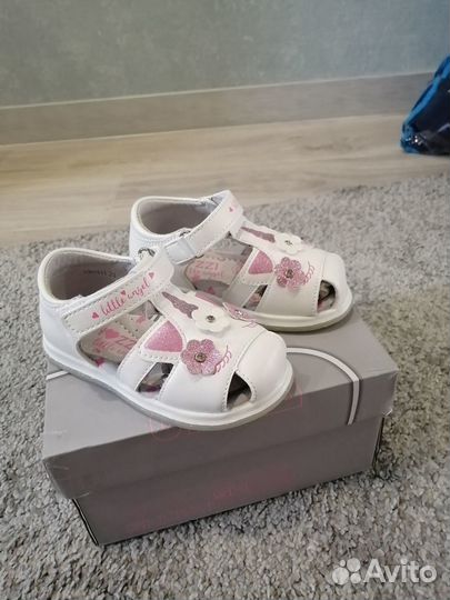 Продам туфли открытые, новые