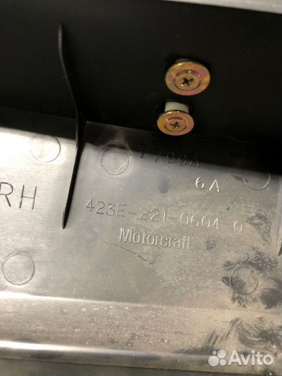 Обшивка двери передняя правая Ford Escape