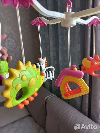 Мобиль на кроватку жирафики зоопарк