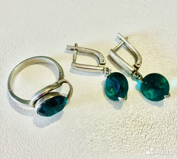 Серебряные серьги и кольцо