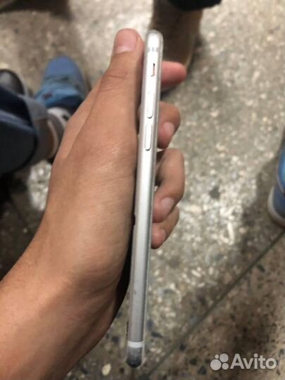 iPhone 8, 64 ГБ