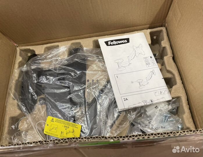 Кронштейн для монитора Fellowes Single Arm Wall