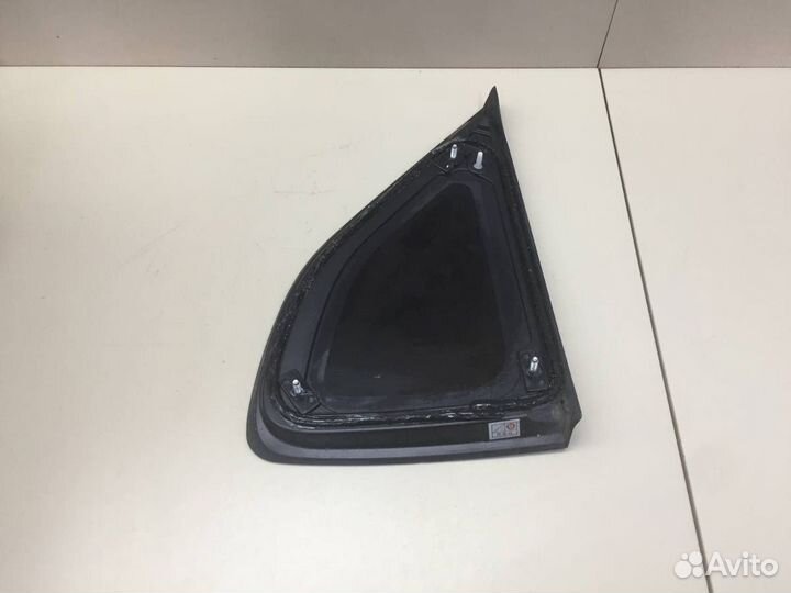 Стекло кузовное глухое левое Kia Ceed JD 2012-2018