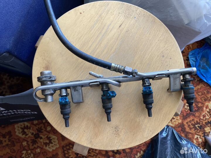 Топливная рампа, форсунки 058133551f vag adr 1.8