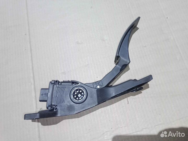 Педаль газа Mercedes ML W166 2012