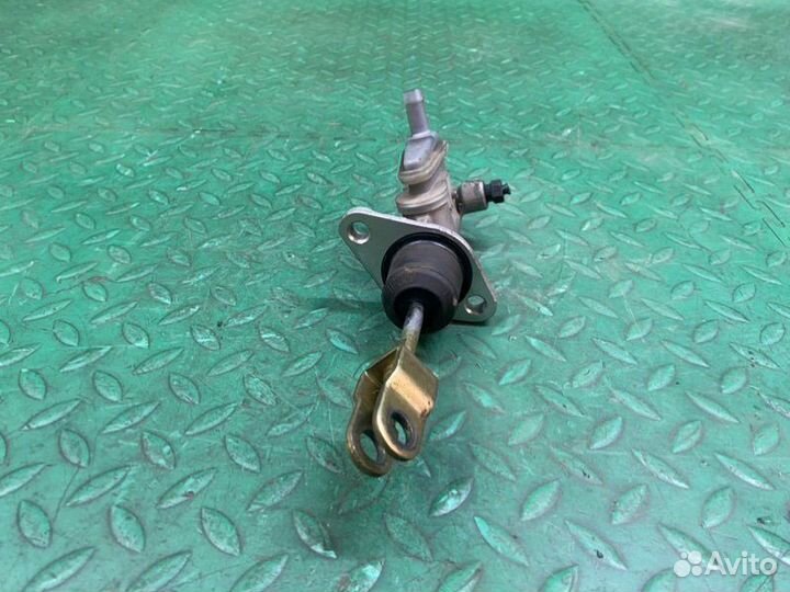 Главный цилиндр сцепления Mitsubishi Space Star