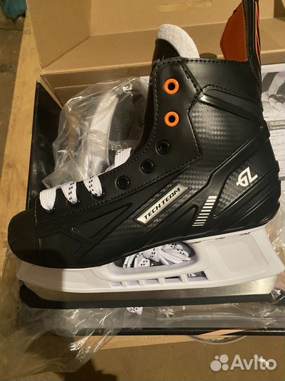 Коньки хоккейные