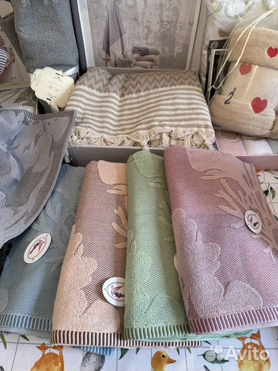 Махровые полотенца новые банные кухонные